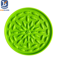 New arrival Pet Bathing Grooming Training Silicone Pet Lick Pad with strong suction cup